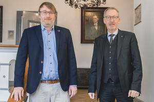 Antrittsbesuch des neuen Vorstandes des DRK Kreisverbandes Schleswig-Flensburg  im Kreishaus: (v.l.n.r.) Marc Heeschen und Landrat Dr. Wolfgang Buschmann