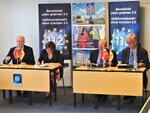 Erster Kreisrat Walter Behrens unterschreibt Kooperationsvereinbarung für den Kreis Schleswig-Flensburg