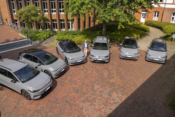 Kreis Schleswig-Flensburg setzt auf klimafreundliche Mobilität: zwölf neue Elektrofahrzeuge für den Dienstbetrieb