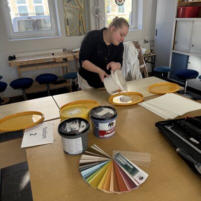 Lea-Sophie Thoms, Arne Thoms Malerbetrieb